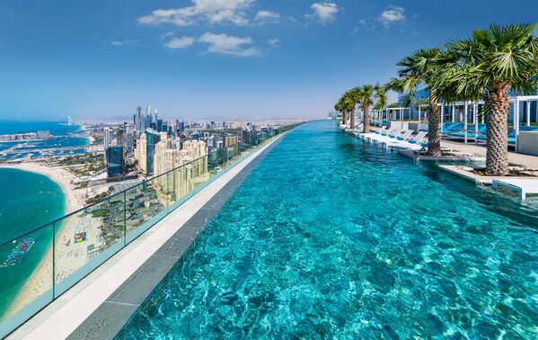 Самый высокий в мире панорамный бассейн Address Beach Resort в Дубае - Sputnik Latvija