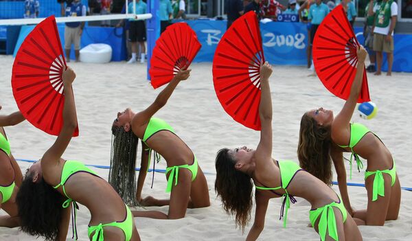 Bikini – oficiāla forma pludmales volejbola un par sporta deju sacensību dalībniecēm - Sputnik Latvija