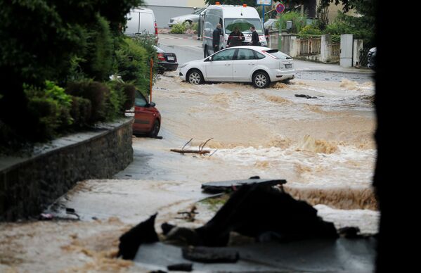 Затопленная улица в немецком Хагене. 14 июля 2021 года. - Sputnik Латвия