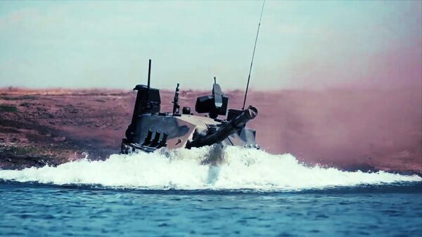 Единственный в мире легкий плавающий танк Спрут-СДМ1 во время испытаний в акватории Черного моря - Sputnik Latvija