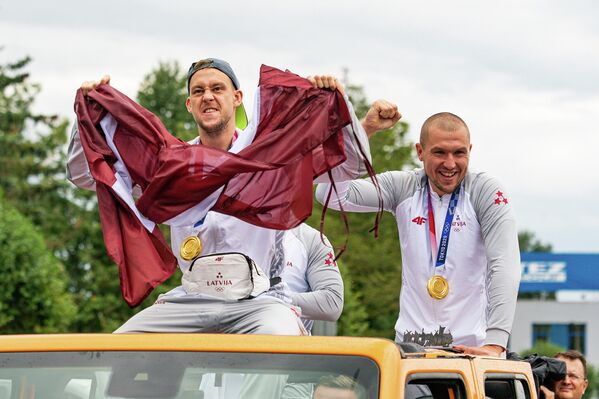 Чемпионы Карлис Ласманис и Эдгарс Круминьш. - Sputnik Латвия
