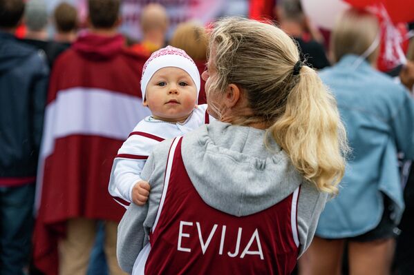 Героев надо знать в лицо с младенчества! - Sputnik Латвия