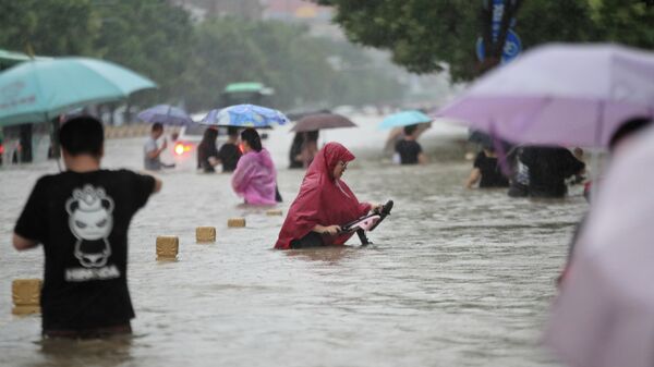 Наводнение в Чжэнчжоу, Китай - Sputnik Latvija
