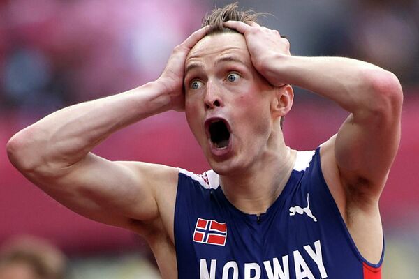 Norvēģijas vieglatlēts Karstens Vorholms svin zelta uzvaru 400 metru barjerskrējienā - Sputnik Latvija