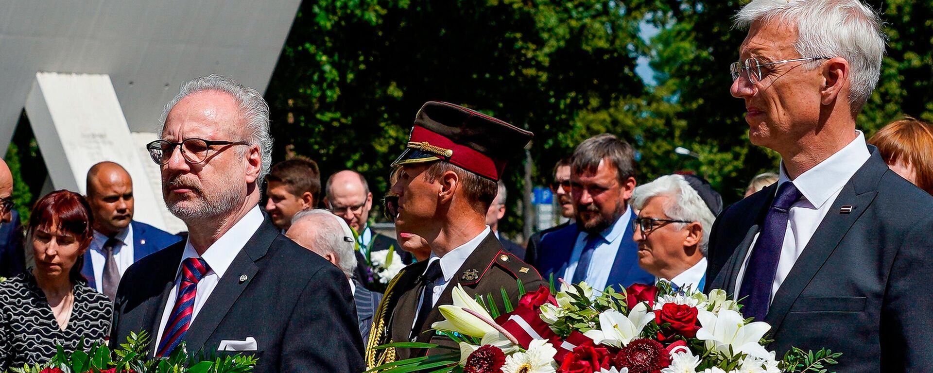 Президент Латвии Эгилс Левитс(слева) и премьер-министр Латвии Кришьянис Кариньш(справа) - Sputnik Latvija, 1920, 20.07.2021