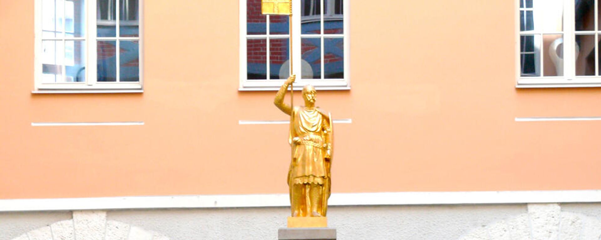 Статуя Золотой рыцарь в Риге - Sputnik Латвия, 1920, 22.07.2021
