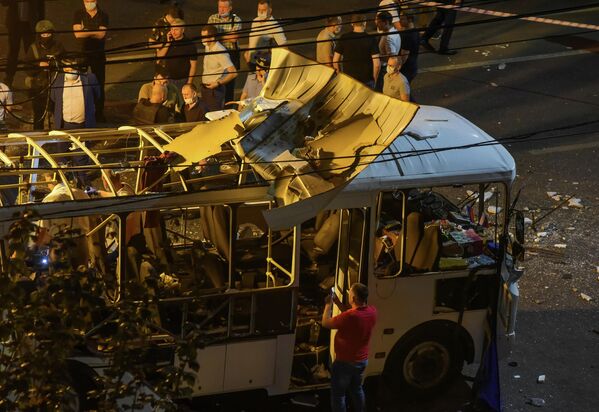 По словам водителя, в автобусе находилось около 30 пассажиров. - Sputnik Латвия