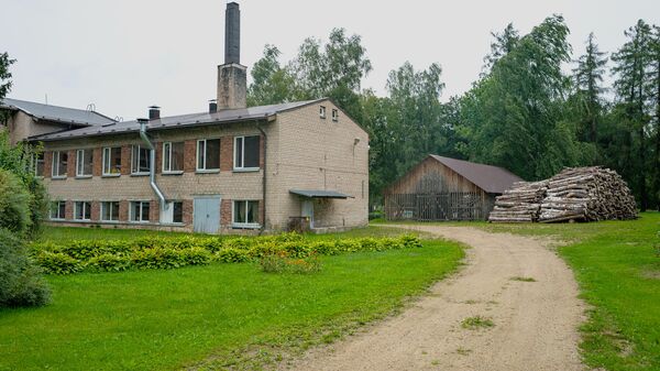 Начальная школа-интернат для детей с физическими и умственными нарушениями в Эзерсала, где планируют размещать мигрантов - Sputnik Латвия