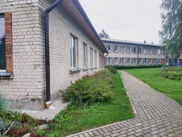 Начальная школа-интернат для детей с физическими и умственными нарушениями в Эзерсале, где планируют размещать мигрантов. - Sputnik Латвия