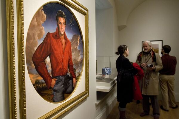Mediji stāsta par Ralfa Volfa Kovana gleznu &quot;Elviss Preslijs&quot;, kas bija redzama izstādē &quot;Viena dzīve: Elvisa atbalsis&quot; Nacionālajā portretu galerijā, Vašingtonā, 2010. gada 7. Janvārī - Sputnik Latvija