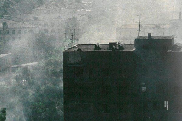 Abhāzijas galvaspilsēta karadarbībā cietusi visvairāk, vairākas ēkas vēl aizvien saglabā kara pēdas - Sputnik Latvija