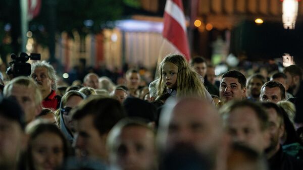 Акция протеста против обязательной вакцинации в Риге, 18 августа - Sputnik Латвия