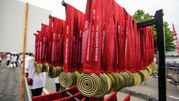 Медали за успешное завершение дистанции Рижского марафона - Sputnik Латвия