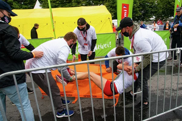 Спортсменке из Польши стало плохо после финиша на дистанции полумарафона Спортсменке из Польши стало плохо после финиша на дистанции полумарафона - Sputnik Латвия
