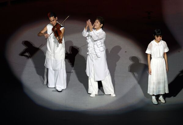 Театрализованное представление на церемонии закрытия XVI летних Паралимпийских игр - Sputnik Латвия
