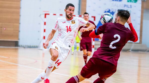Сборные Латвии и Испании по футзалу сыграли контрольный матч в Саласпилсе - Sputnik Латвия