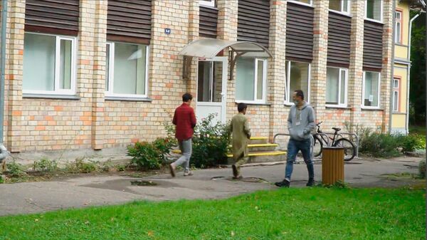 Место размещения беженцев из Афганистана в Юрмале сняли на видео - Sputnik Латвия
