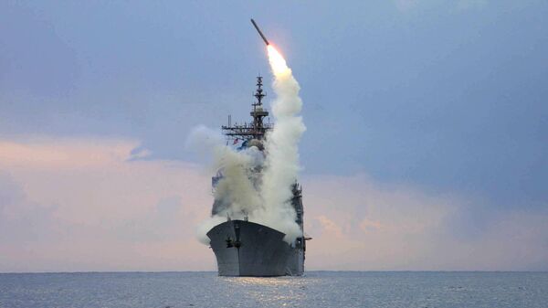 Запуск крылатой ракеты Томагавк с американского военного корабля USS Cape St. George  - Sputnik Latvija