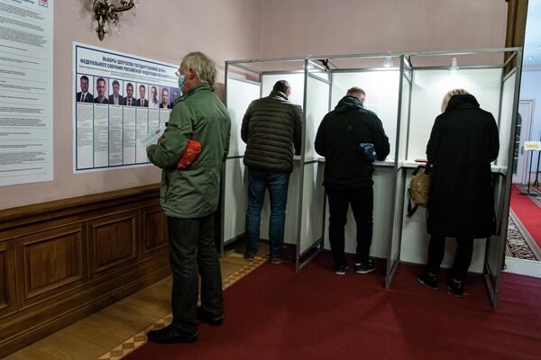 Голосование на избирательном участке № 8179 строго конфиденциально. - Sputnik Латвия
