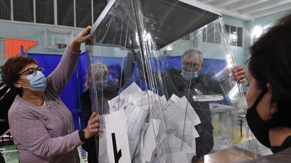 Международные наблюдатели дали оценку выборам в России - Sputnik Латвия