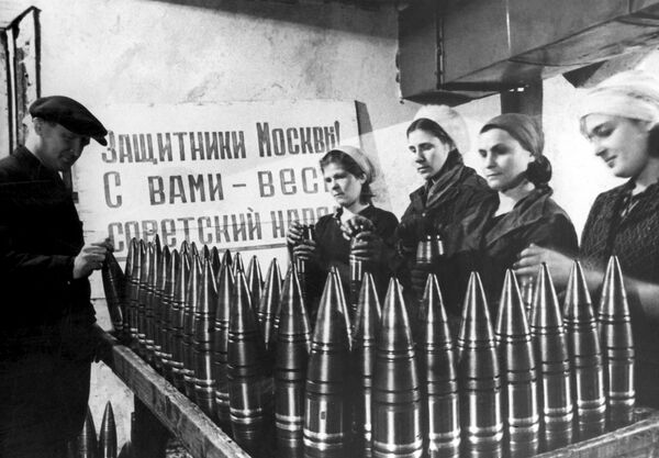1941.-1945. gada Lielais Tēvijas karš. Munīcijas ražošana vienā no Maskavas rūpnīcām - Sputnik Latvija