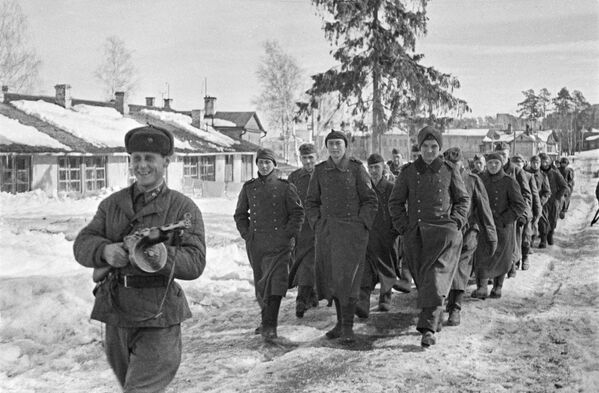 Sagūstītie vācieši pie Maskavas. 1941. gada decembris - Sputnik Latvija