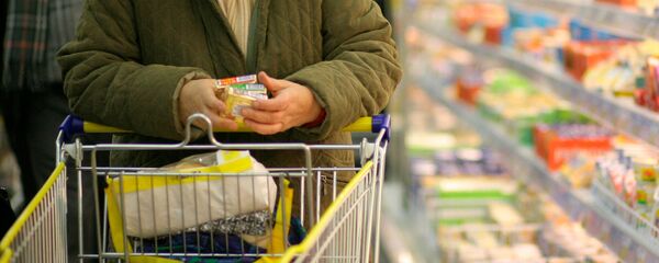 Покупательница в магазине Покупательница в магазине - Sputnik Latvija