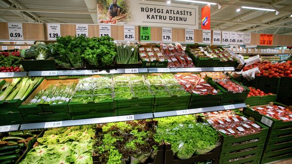 Прилавок с овощами в магазине Lidl - Sputnik Латвия