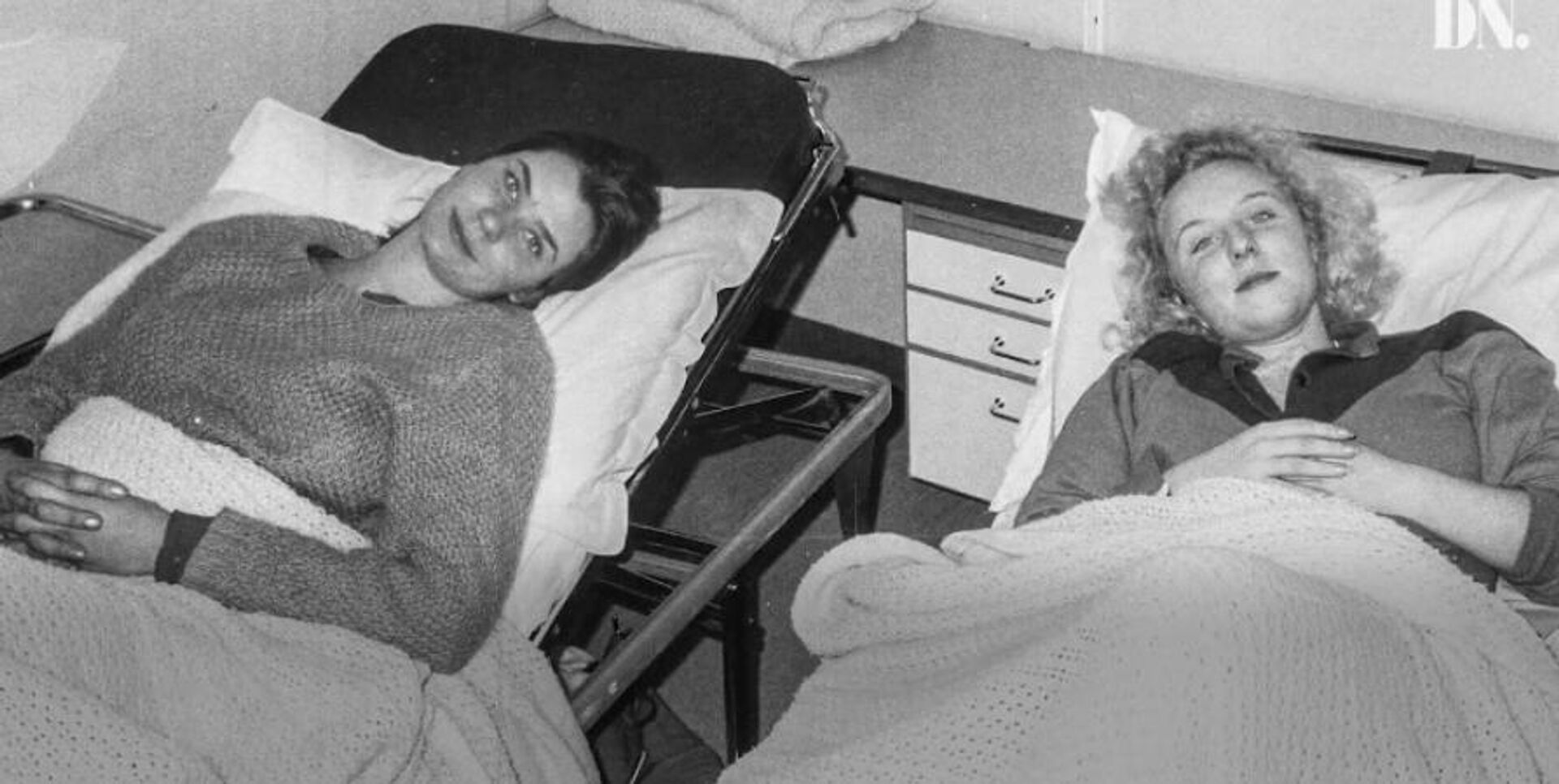 Спасенные Хелена аф Клеркер (слева) и ее подруга Шарлотта Оберг, 1984 - Sputnik Латвия, 1920, 12.10.2021