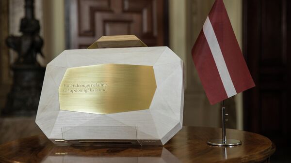 Внесение проекта государственного бюджета на 2022 год в Сейм Латвии - Sputnik Латвия