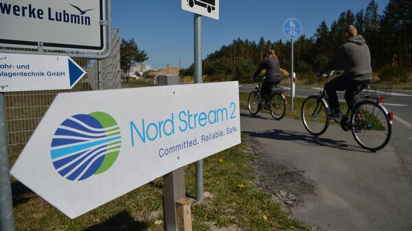 Указатель с символикой компании Nord Stream 2 AG - оператора газопровода Северный поток - 2  - Sputnik Латвия