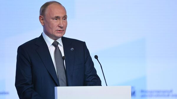 Президент РФ Владимир Путин принял участие в заседании клуба Валдай - Sputnik Latvija