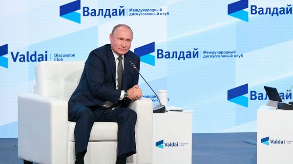 Президент РФ В. Путин принял участие в заседании клуба Валдай - Sputnik Латвия