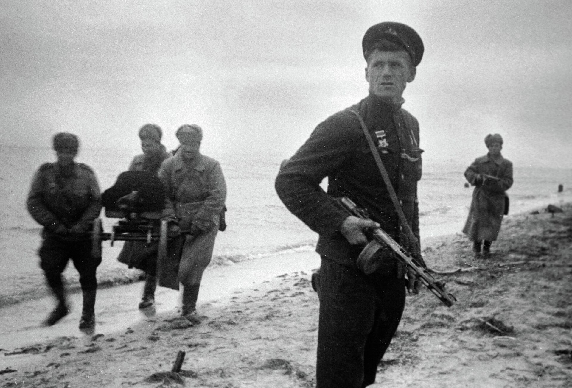 Бойцы Красной армии во время Керченской десантной операции - Sputnik Latvija, 1920, 27.11.2021