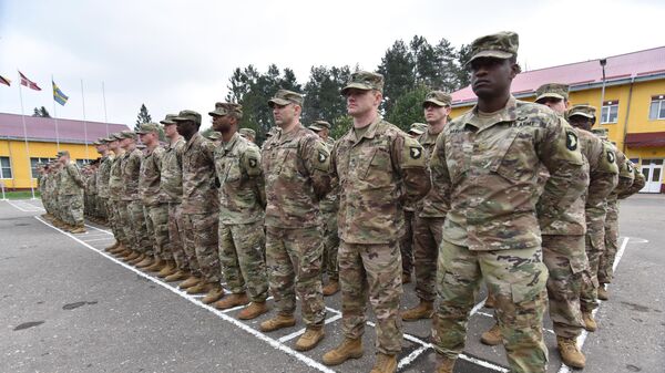Американские военнослужащие во время ротации подразделений по подготовке военнослужащих Украины - Sputnik Латвия