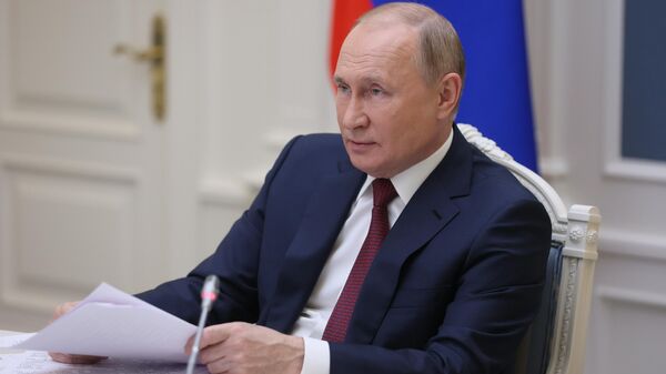 Президент РФ Владимир Путин принял участие в форуме Россия зовет! - Sputnik Латвия