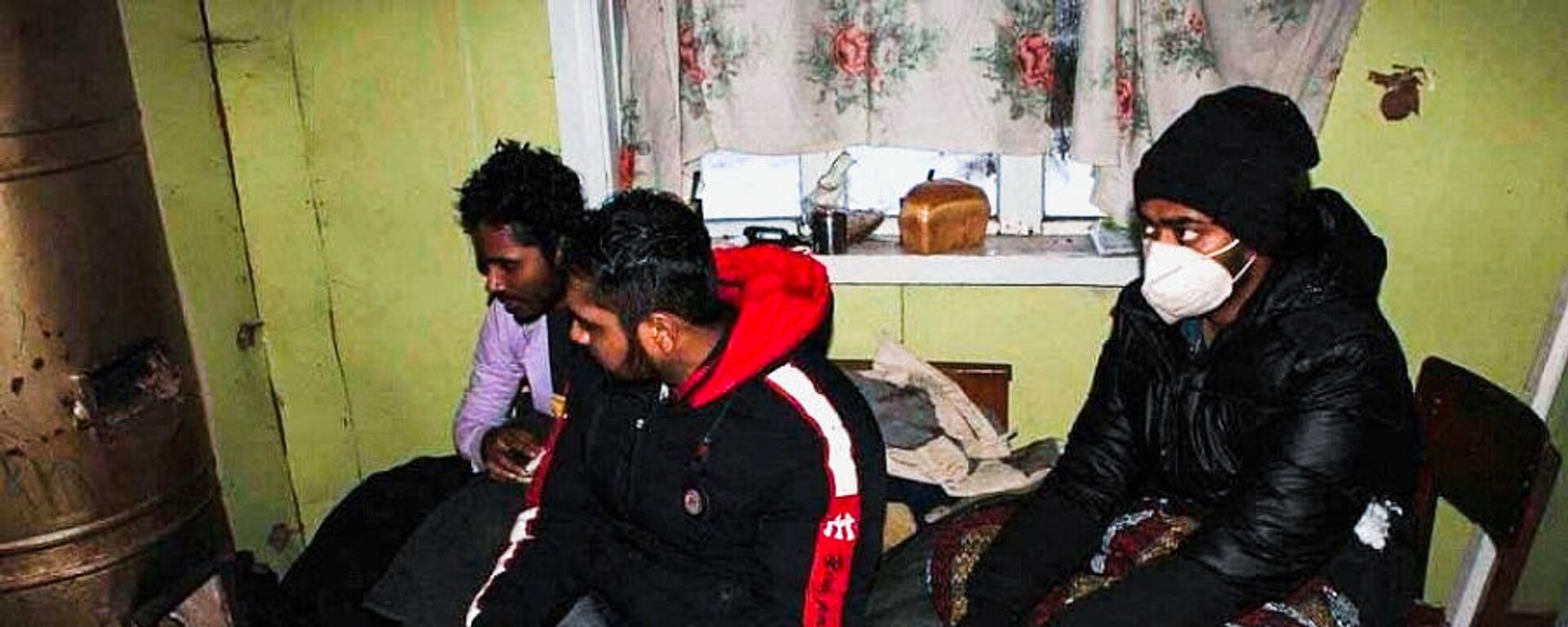 Беженцы, обнаруженные на литовско-белорусской границе  - Sputnik Латвия, 1920, 28.08.2025