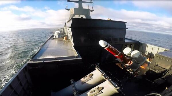 Боевая ракетная стрельба корвета Стойкий в Балтийском море - Sputnik Латвия
