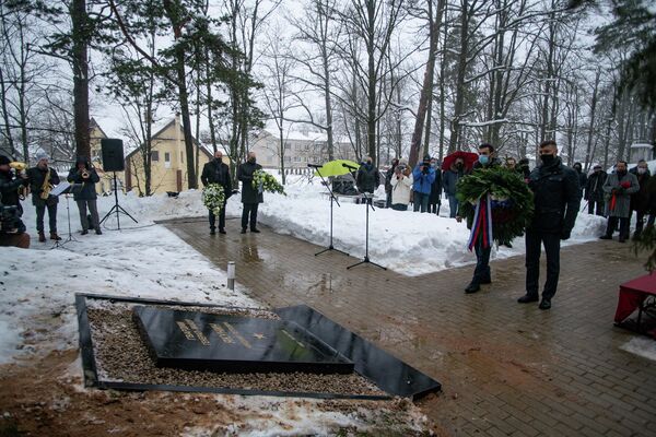 Эксгумацией и перезахоронением останков занялись участники латвийского поискового отряда &quot;Легенда&quot;. - Sputnik Латвия