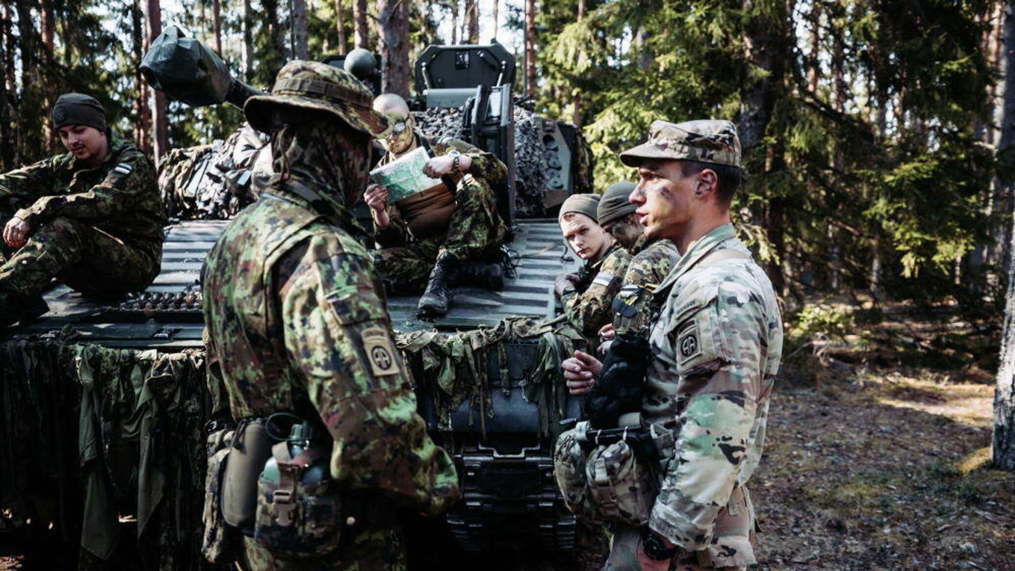 Последние учения нато. Военные учения НАТО В Эстонии. Армия Эстонии 2021. Силы обороны Эстонии. Учения эстонской армии.