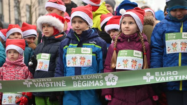 Рождественский забег в Вильнюсе - Sputnik Латвия