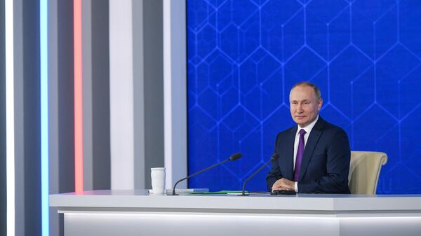 Ежегодная пресс-конференция президента России Владимира Путина - Sputnik Латвия