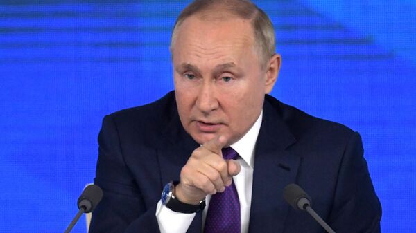Novičok, cietumnieki un ārvalstu aģenti: Putins atbildēja BBC žurnālistam - Sputnik Latvija