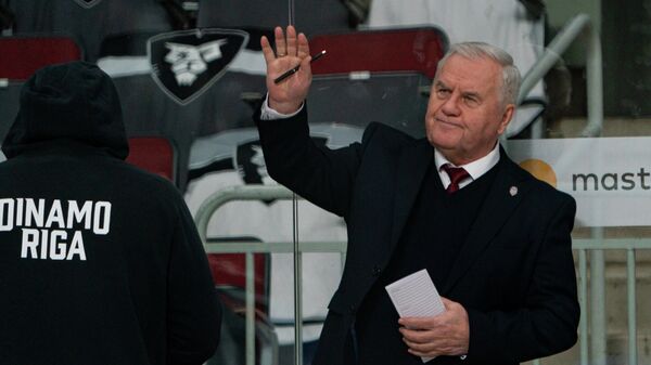 Владимир Крикунов на посту главного тренера хоккейного клуба Динамо (Рига)  - Sputnik Латвия