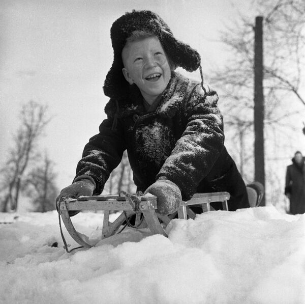 Так выглядит зимнее счастье. 1960 год, СССР. - Sputnik Латвия