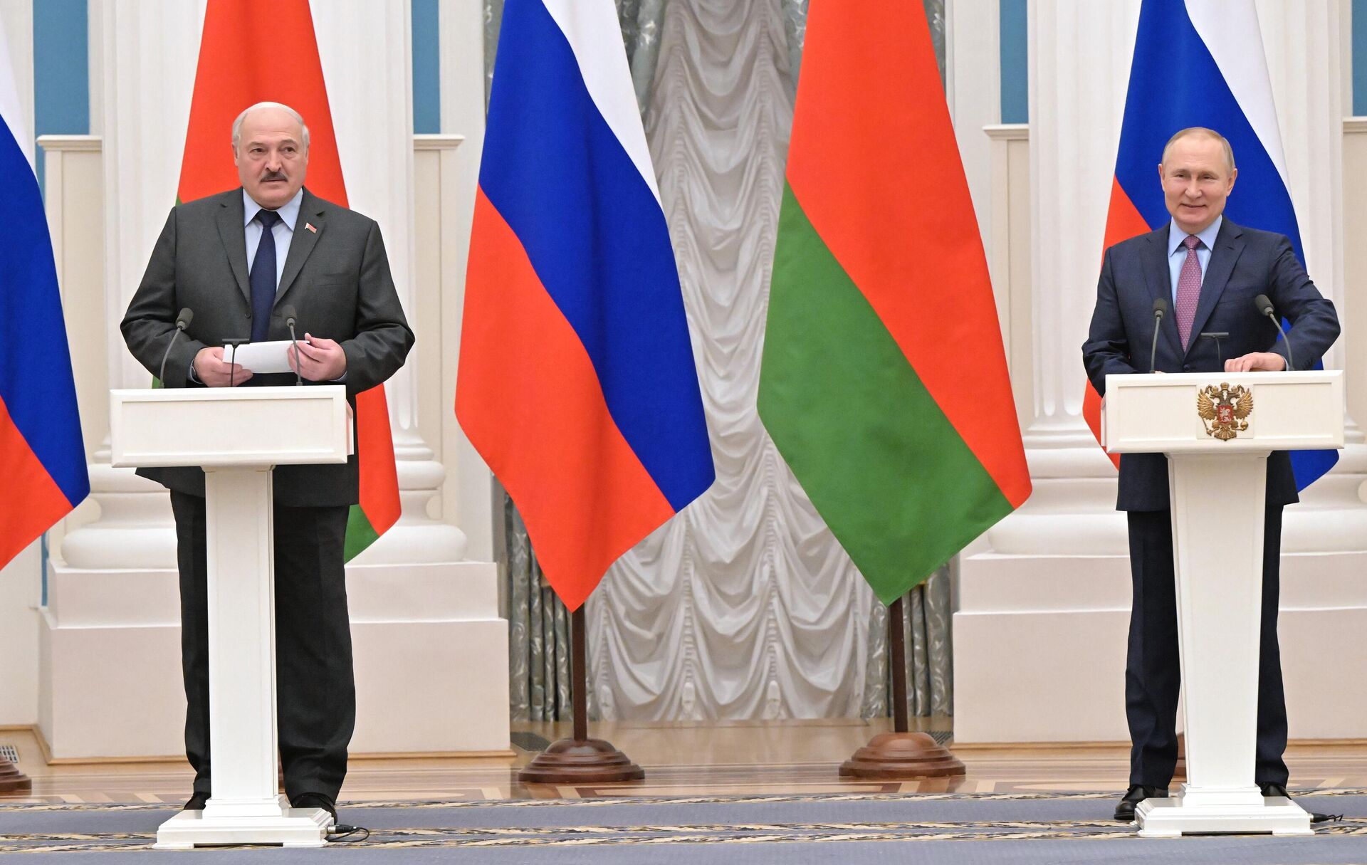 Президент РФ Владимир Путин и президент Беларуси Александр Лукашенко провели переговоры в Москве, 18 февраля 2022 - Sputnik Латвия, 1920, 18.02.2022