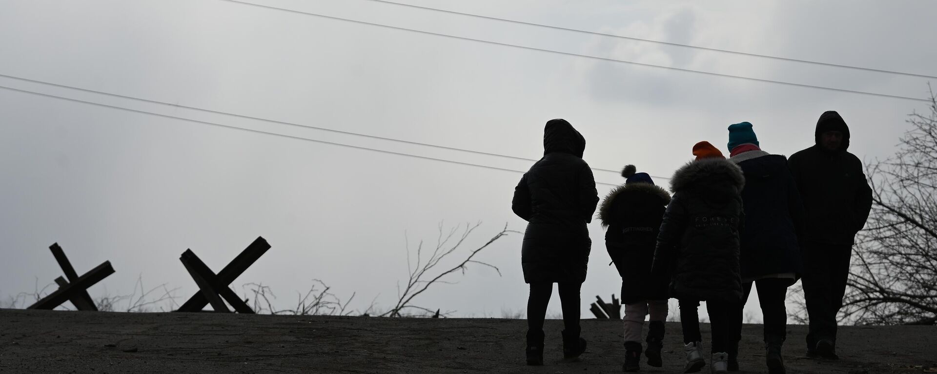 Беженцы на выезде из Мариуполя, 17 марта 2022 года  - Sputnik Latvija, 1920, 30.03.2022