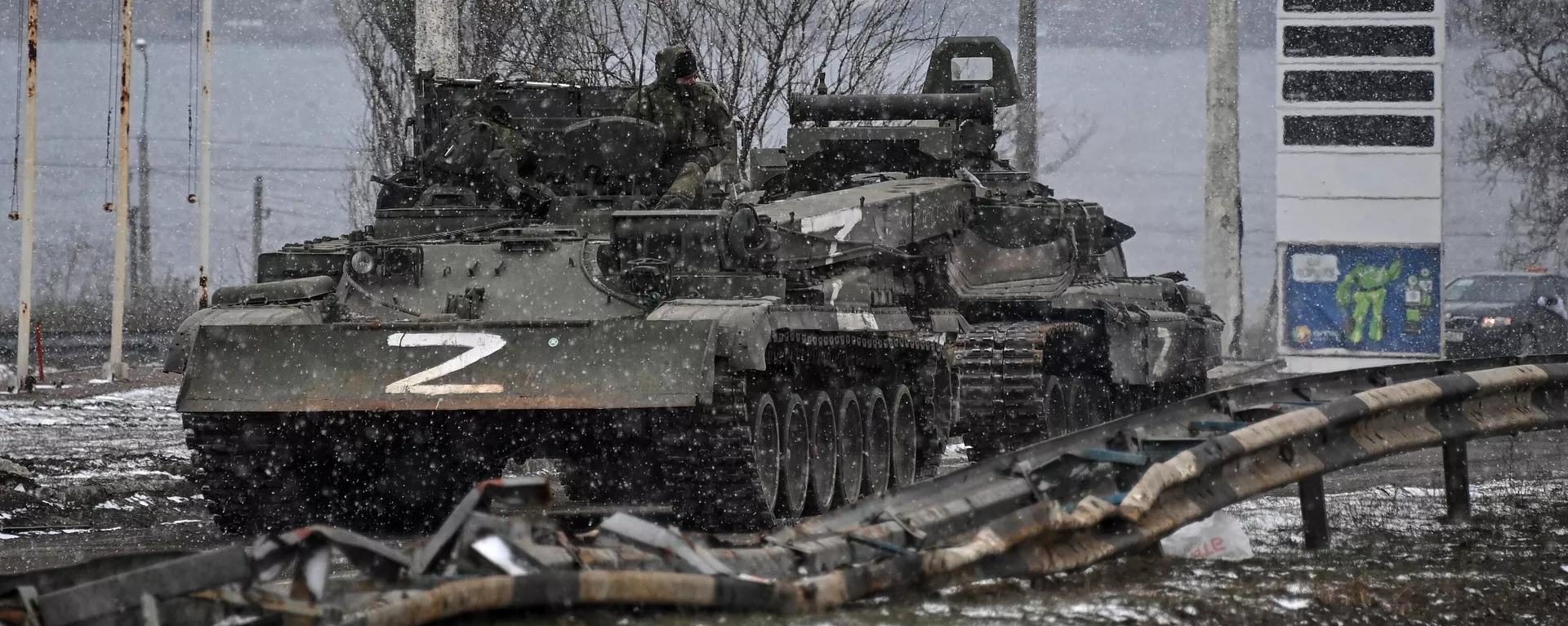 Колонна российской военной техники на шоссе в окрестностях Херсона - Sputnik Латвия, 1920, 23.03.2022