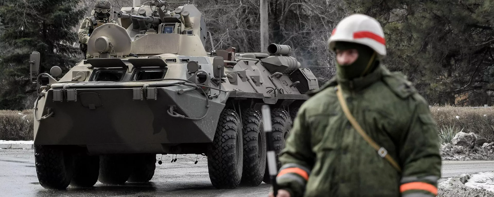 Бронетранспортер БТР-82А ВС РФ на границе с Украиной - Sputnik Латвия, 1920, 24.03.2022
