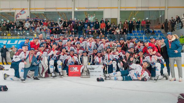 Чемпионом Латвии по хоккею впервые стал елгавский клуб Земгале/ЛЛУ - Sputnik Латвия